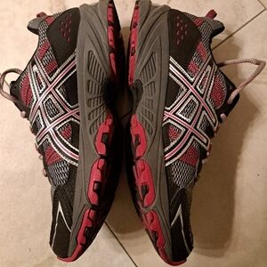ASICS Gel Venture 4, Women's Black and Pink Athletic Shoes